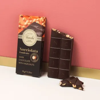 DARK WITH HAZELNUTS BAR