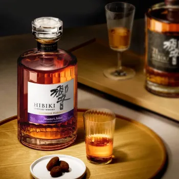 Hibiki Master Select 43%